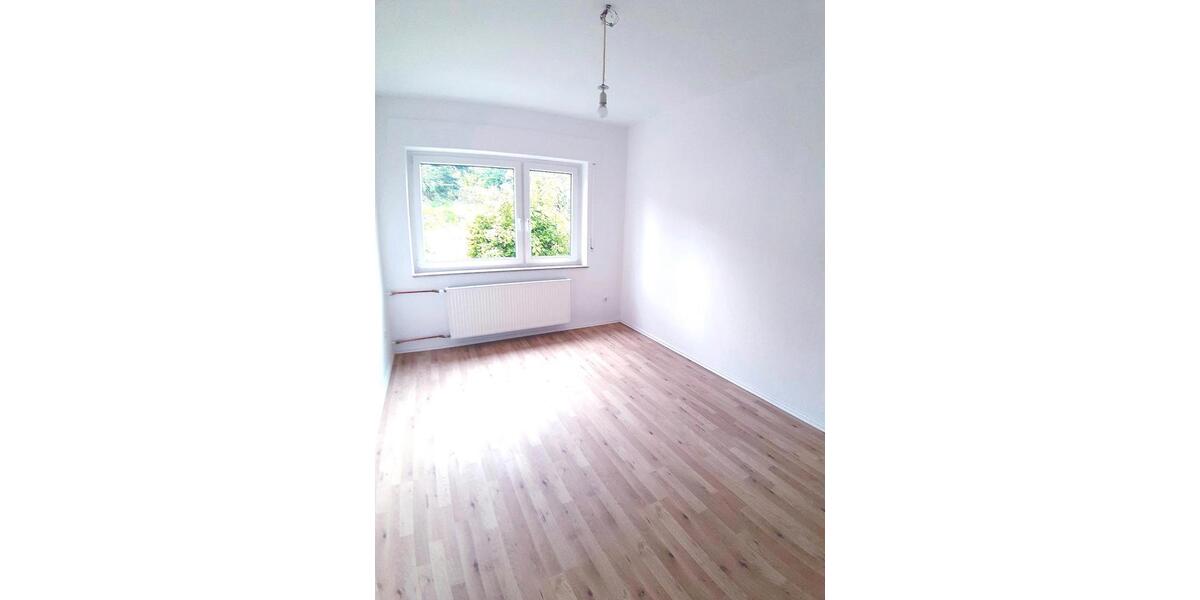Erdgeschoßwohnung Wehrheim - 4 Zimmer, 113 m&sup2;, 1.400&euro; | Angebot:24512268
