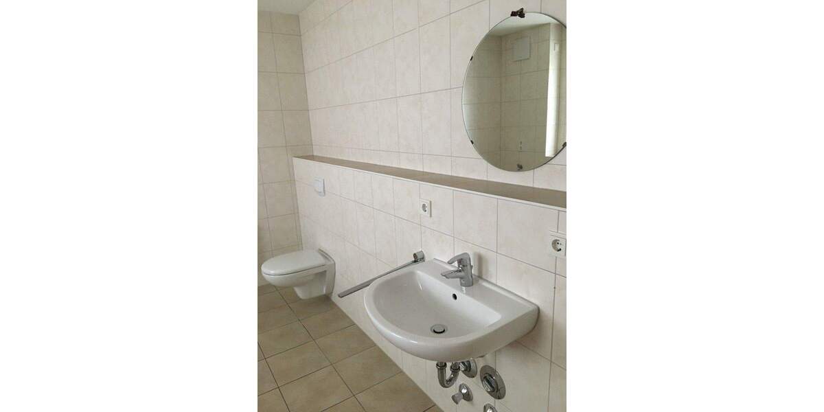 Etagenwohnung Deggendorf - 3 Zimmer, 99 m&sup2;, 950&euro; | Angebot:25690409