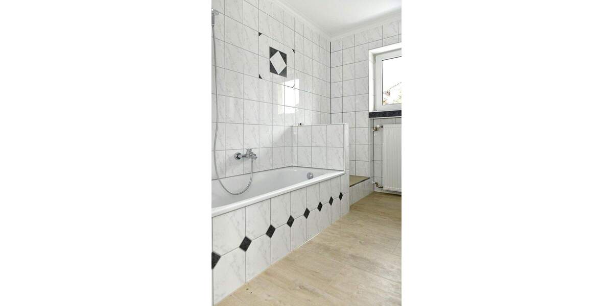 Etagenwohnung Neusitz - 3 Zimmer, 105 m&sup2;, 950&euro; | Angebot:25824676