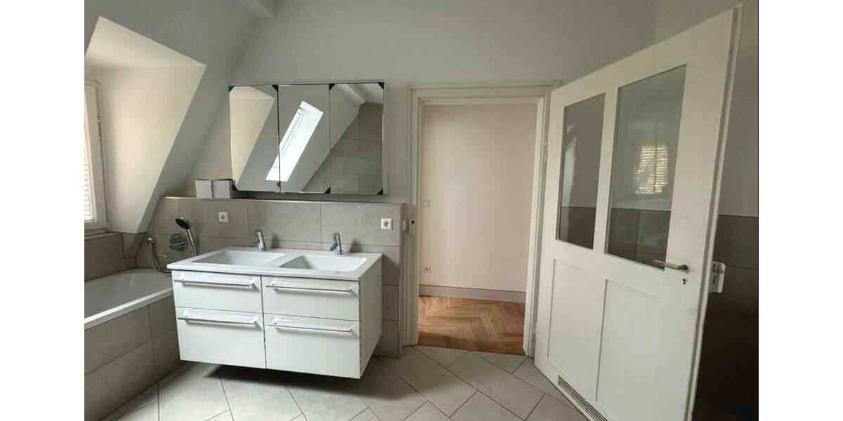 Etagenwohnung Esslingen am Neckar - 4 Zimmer, 97 m&sup2;, 1.490&euro; | Angebot:24943148
