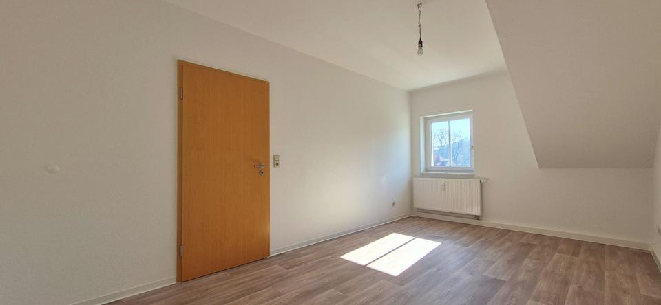 Dachgeschoßwohnung Sondershausen - 3 Zimmer, 71 m&sup2;, 330&euro; | Angebot:25512317