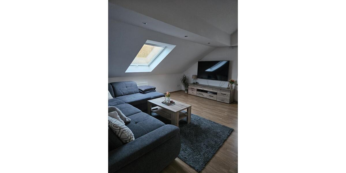 Dachgeschoßwohnung Lügde - 3 Zimmer, 75 m&sup2;, 430&euro; | Angebot:26033811