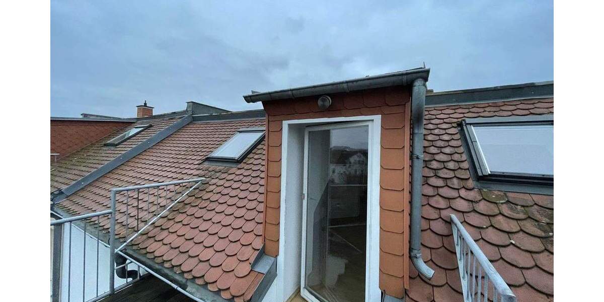 Etagenwohnung Zwickau Innenstadt - 2 Zimmer, 68 m&sup2;, 360&euro; | Angebot:25246623