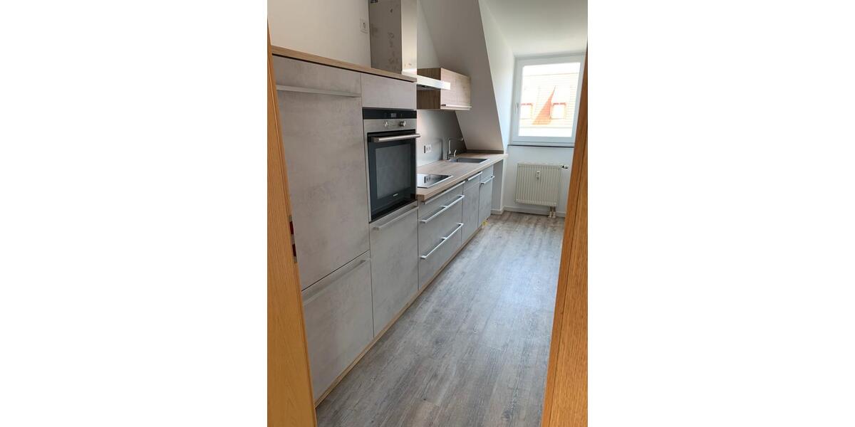 Moderne 2-Zimmer, EBK, neuem Bad, Balkon & Stellplatz 2 zimmer