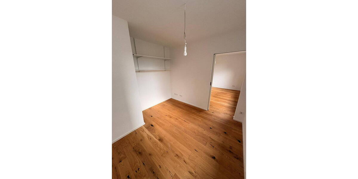 Etagenwohnung Frankfurt am Main Westend-Süd - 2 Zimmer, 36 m&sup2;, 1.200&euro; | Angebot:26641885