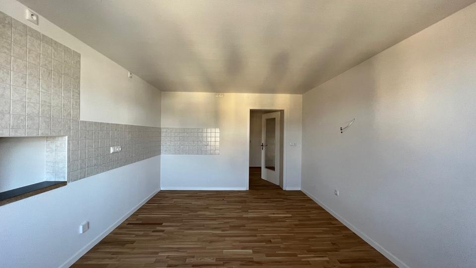 Dachgeschoßwohnung Hohenstein-Ernstthal Ernstthal - 4 Zimmer, 105 m&sup2;, 700&euro; | Angebot:24380399