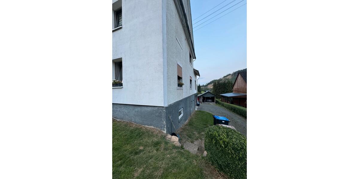 Etagenwohnung Haiger - 8 Zimmer, 230 m&sup2;, 1.800&euro; | Angebot:25232261