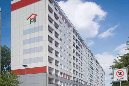 Wohnung zum Mieten in Magdeburg 254,48 € 31.81 m² 1 zimmer