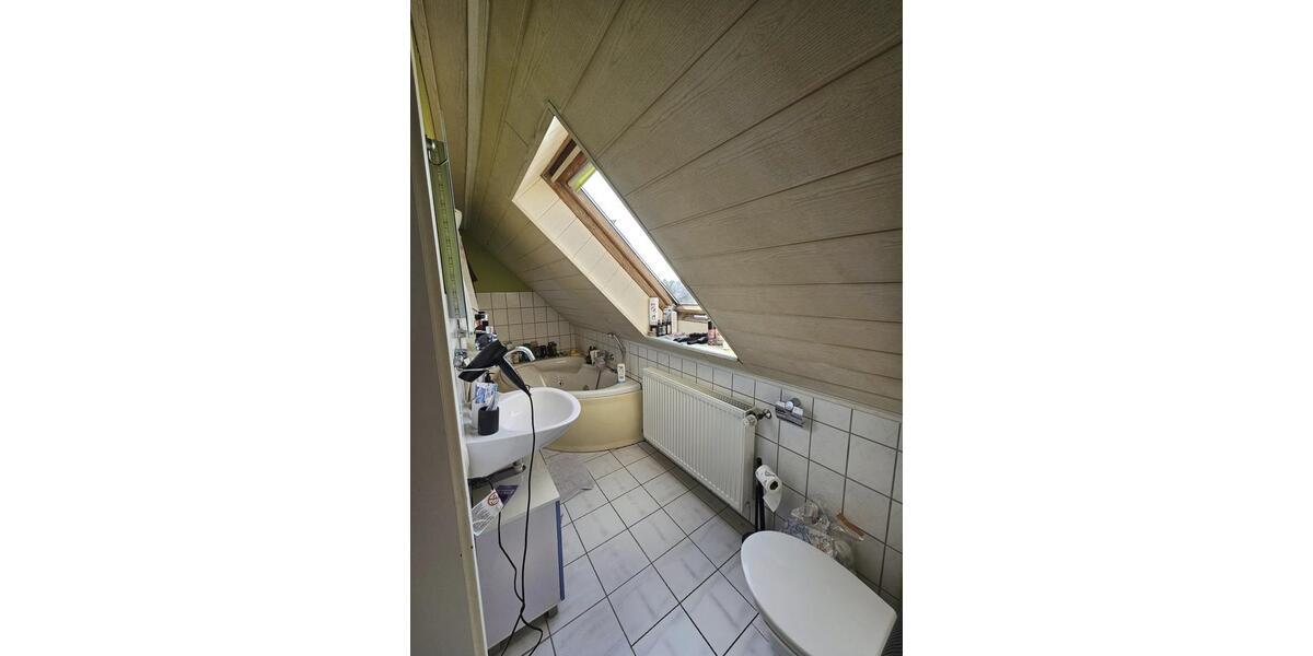 Dachgeschoßwohnung Apolda - 3 Zimmer, 50 m&sup2;, 470&euro; | Angebot:25832418