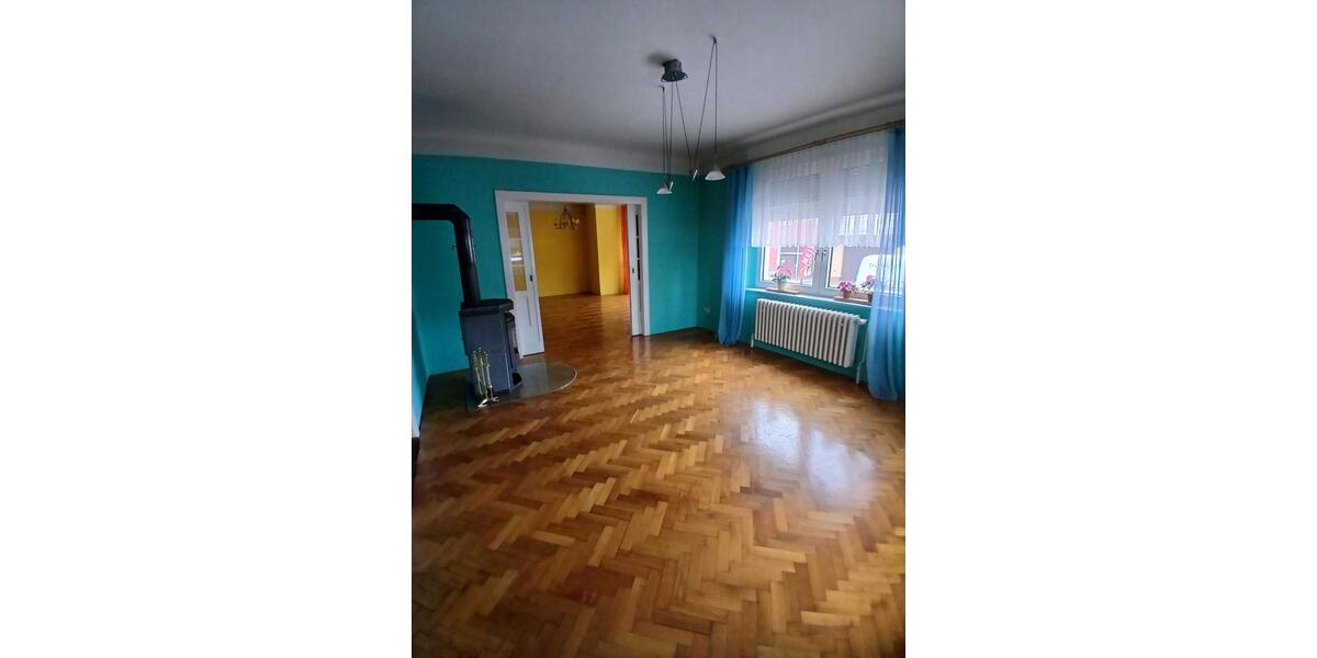 Etagenwohnung Jüterbog - 5 Zimmer, 149 m&sup2;, 1.150&euro; | Angebot:24850071