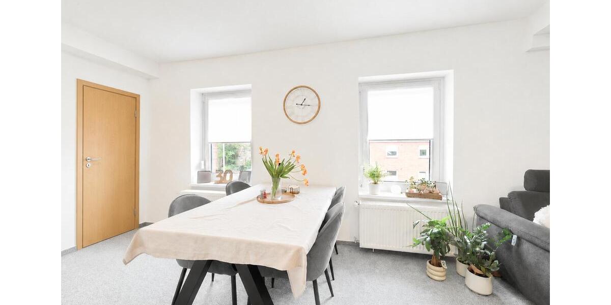 Dachgeschoßwohnung Cuxhaven Groden - 4 Zimmer, 100 m&sup2;, 890&euro; | Angebot:26648577