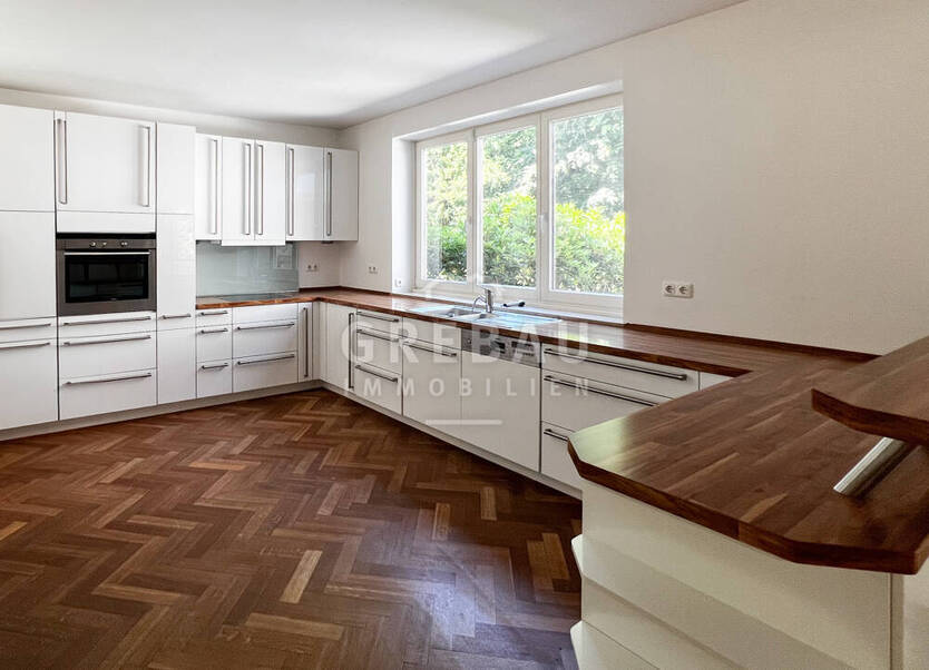 Große Erdgeschoss-Wohnung mit sonniger Su?d-Terrasse und einem Garagenstellplatz