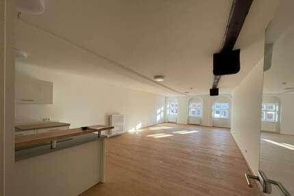 Wohnung Dinkelsbühl - 2 Zimmer, 110 m&sup2;, 900&euro; | Angebot:27233543