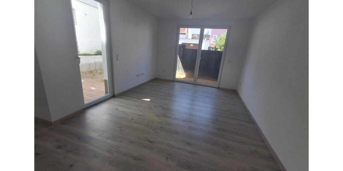 Erdgeschoßwohnung Ludwigshafen am Rhein Mundenheim - 2 Zimmer, 75 m&sup2;, 1.000&euro; | Angebot:25895061