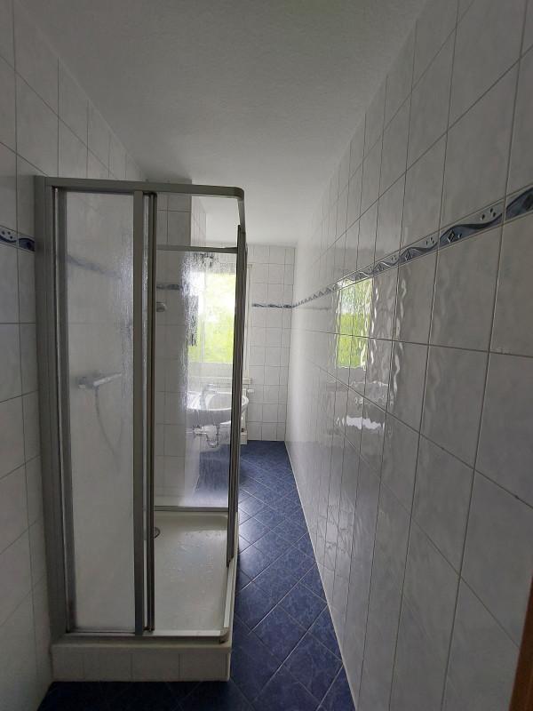 Schöne FamilienWohnung Bad mit Fenster