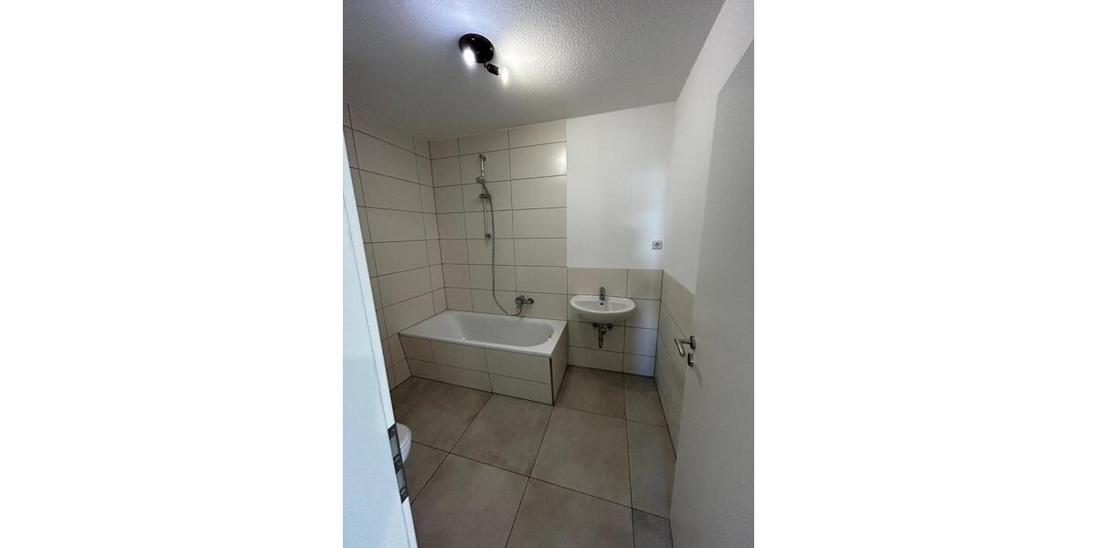 Dachgeschoßwohnung Chemnitz Ebersdorf - 3 Zimmer, 75 m&sup2;, 500&euro; | Angebot:25264315