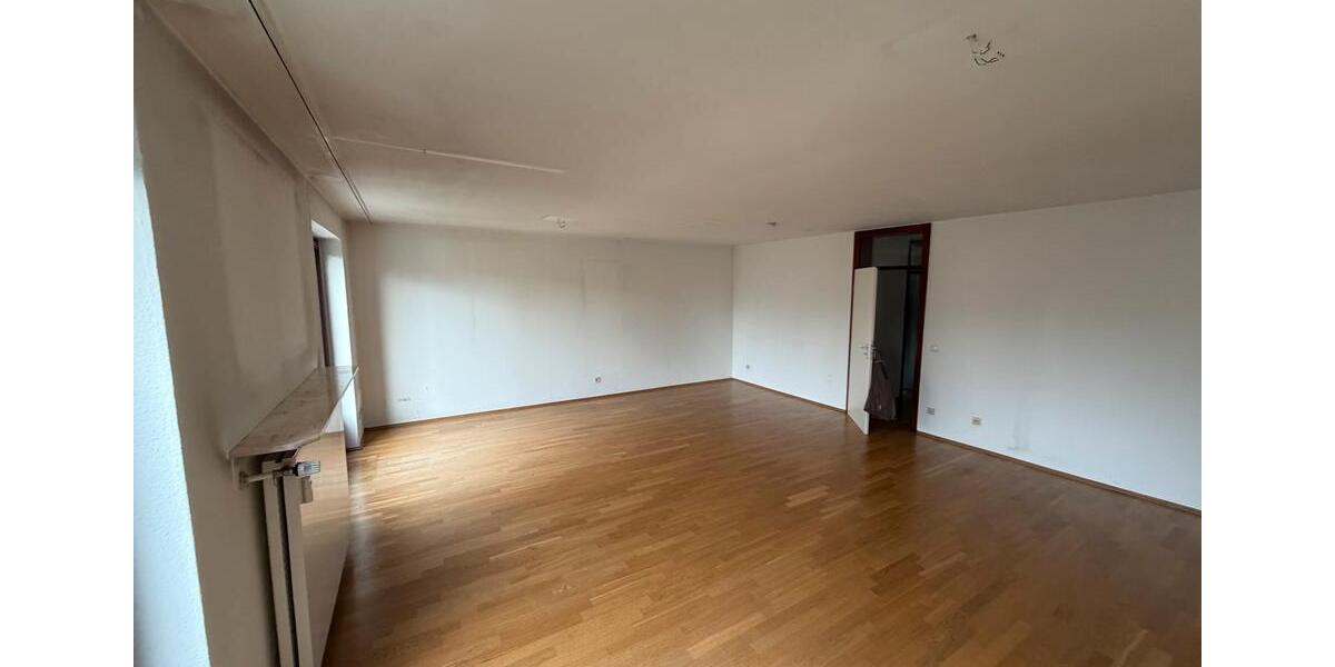 Erdgeschoßwohnung Essen Stadtbezirk IX - 1 Zimmer, 67 m&sup2;, 1.050&euro; | Angebot:23749388