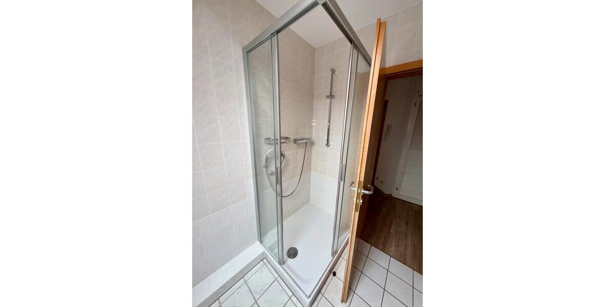 Dachgeschoßwohnung Eisenach - 2 Zimmer, 63 m&sup2;, 528&euro; | Angebot:25182319