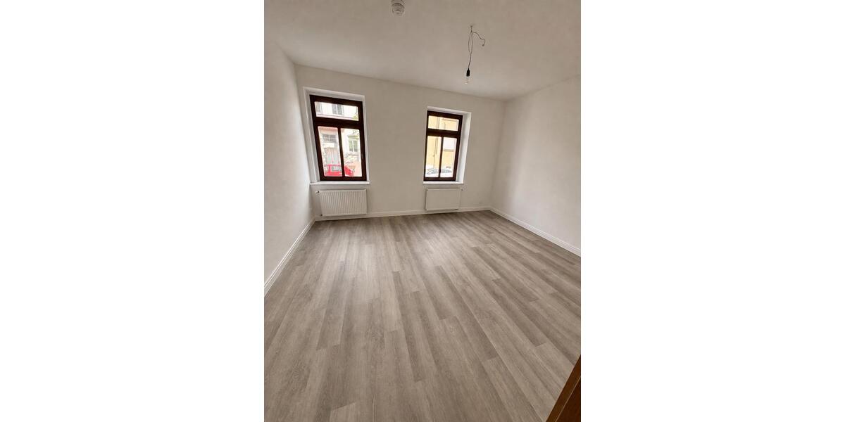 Wohnen auf Zeit Meerane - 5 Zimmer, 112 m&sup2;, 350&euro; | Angebot:26461796
