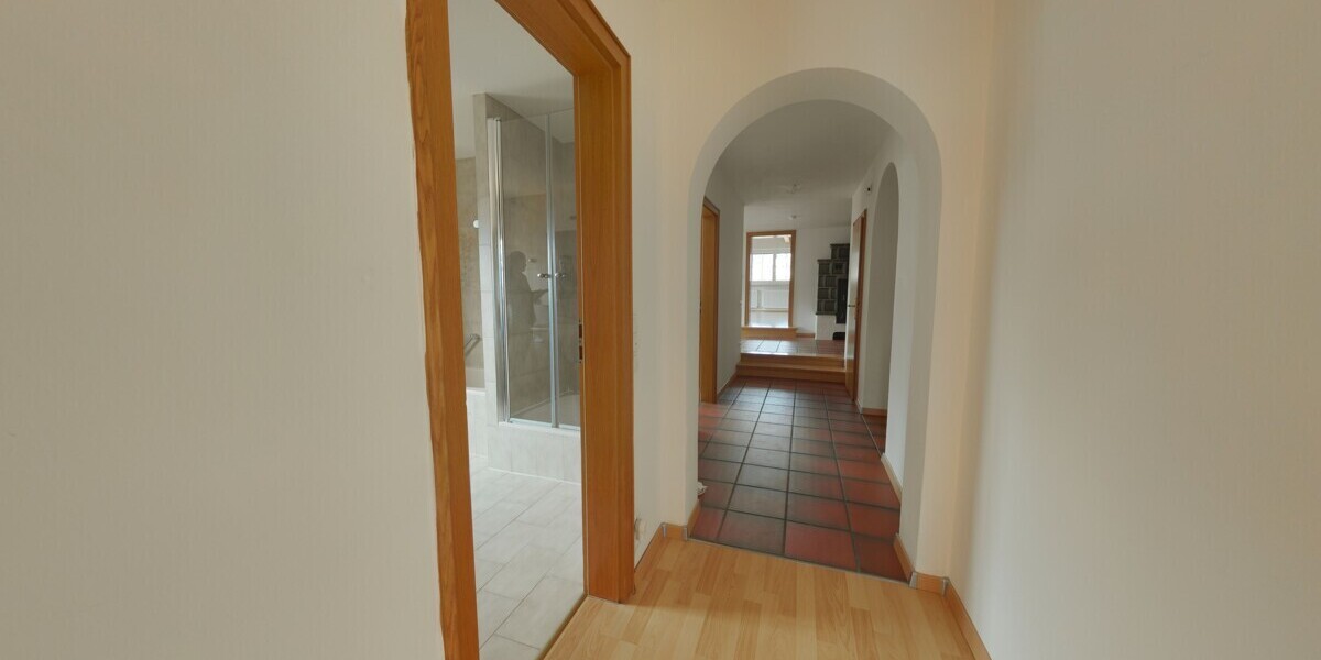 Attraktive, großzügige 3-Zimmer-Mietwohnung mit Galerie und Balkon in Ainring - sofort verfügbar! - Etagenwohnung Ainring Ainring | Angebot:26129110