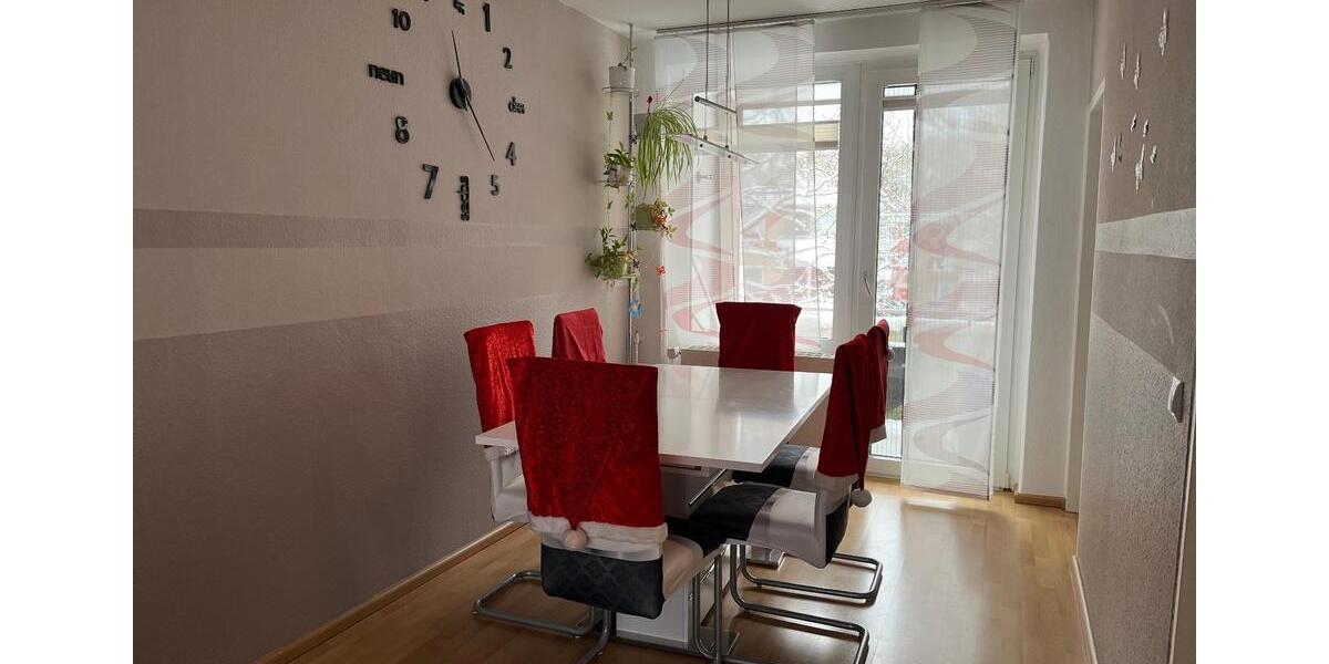 Moderne, voll möblierte 4-Zimmer-Wohnung mit zwei Balkonen 4 zimmer