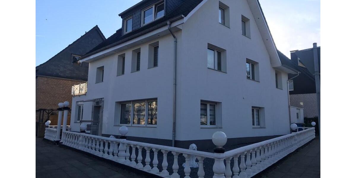 Erdgeschoßwohnung Oberhausen Rothebusch - 4.5 Zimmer, 130 m&sup2;, 1.600&euro; | Angebot:26238290