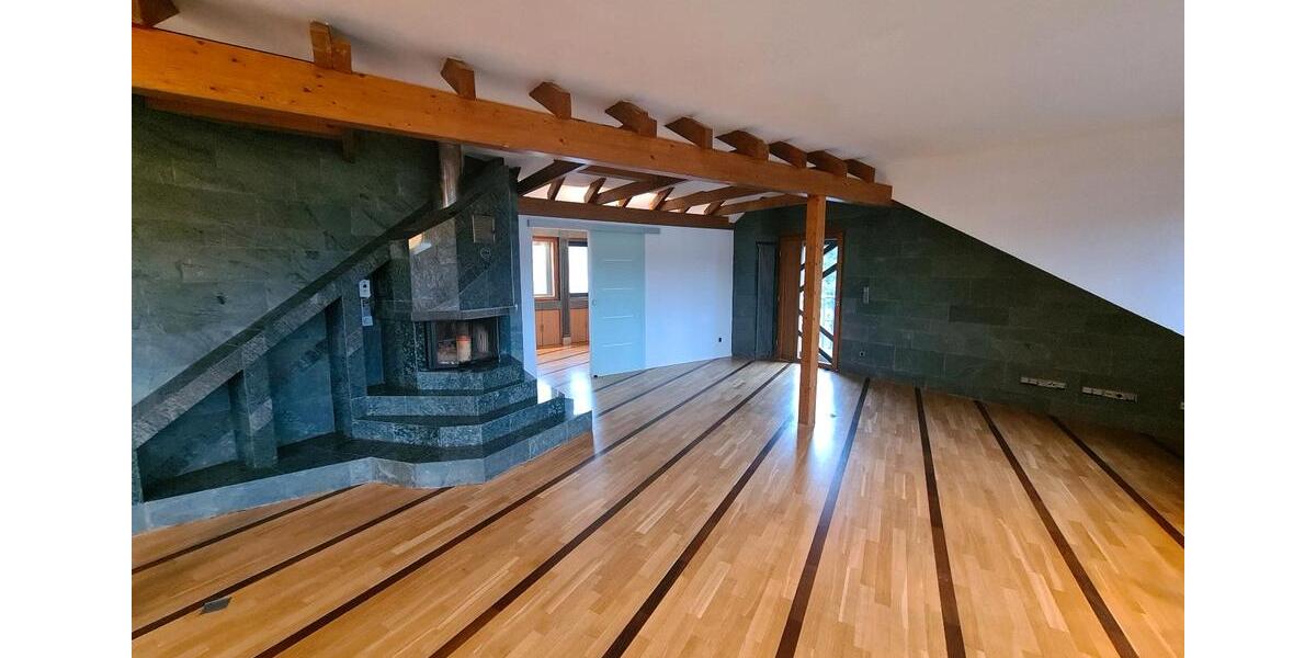 Dachgeschoßwohnung Krefeld Benrad - 3 Zimmer, 94 m&sup2;, 1.420&euro; | Angebot:26536648