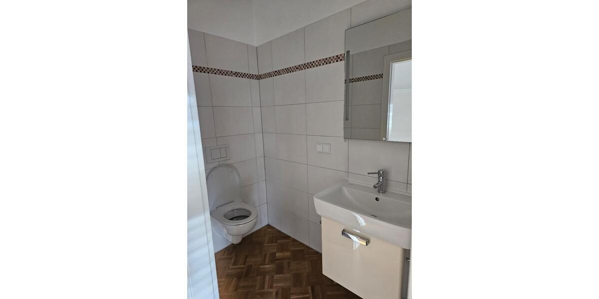 Großzügige 5-Zimmer-Wohnung in sehr guter Lage 5 zimmer