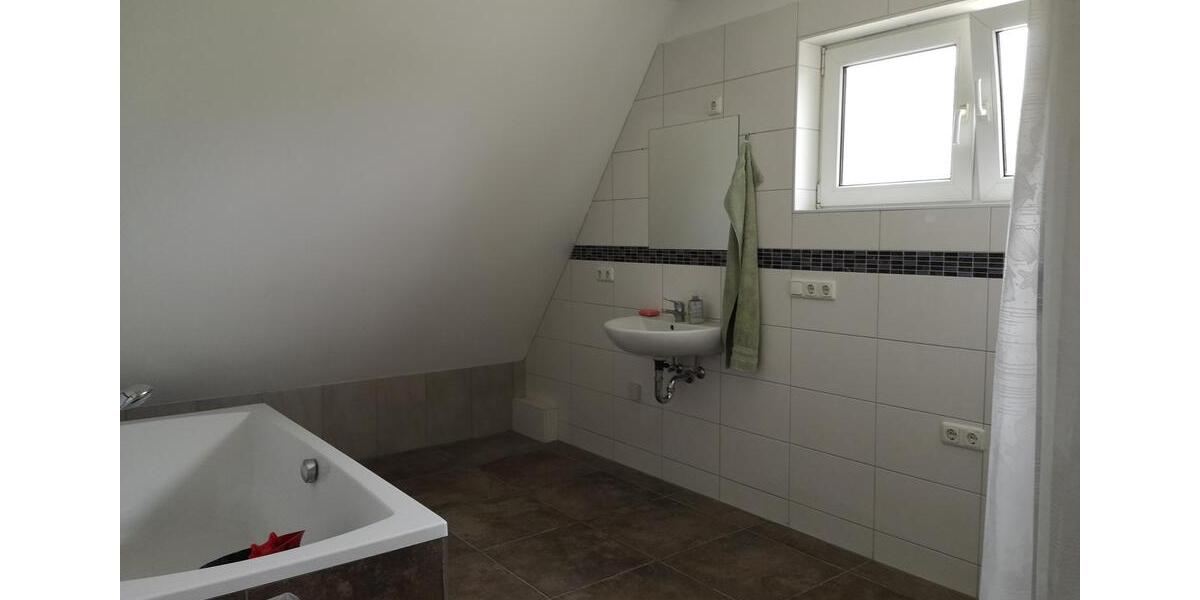 Etagenwohnung Lübeck Sankt Lorenz Nord - 5 Zimmer, 125 m&sup2;, 1.390&euro; | Angebot:26644485