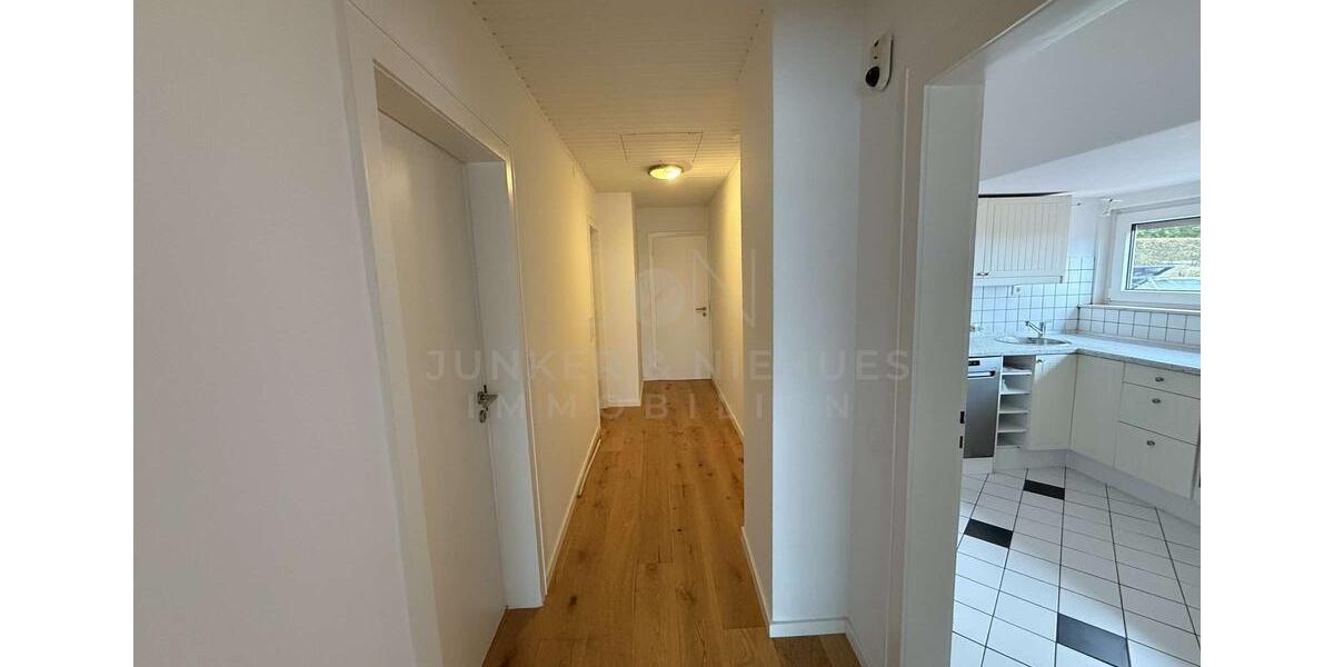 Etagenwohnung Oerlinghausen - 4 Zimmer, 120 m&sup2;, 1.200&euro; | Angebot:23246357