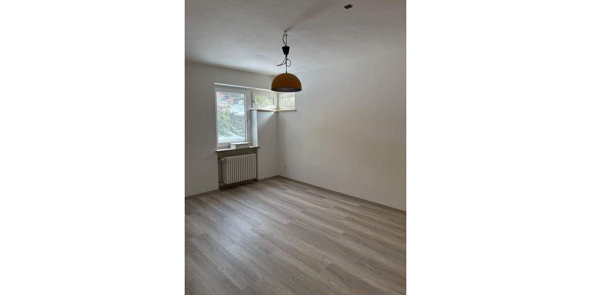 Doppelhaushälfte Landshut Achdorf - 5 Zimmer, 165 m&sup2;, 1.950&euro; | Angebot:25778846