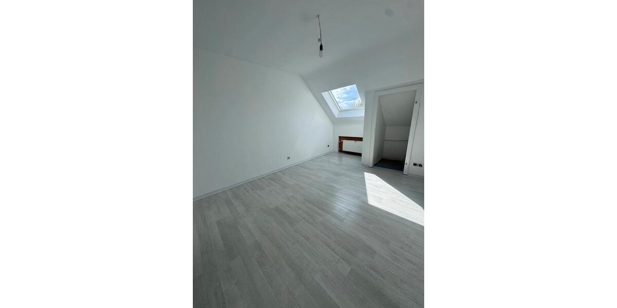Etagenwohnung Burscheid - 4 Zimmer, 125 m&sup2;, 1.250&euro; | Angebot:25961222