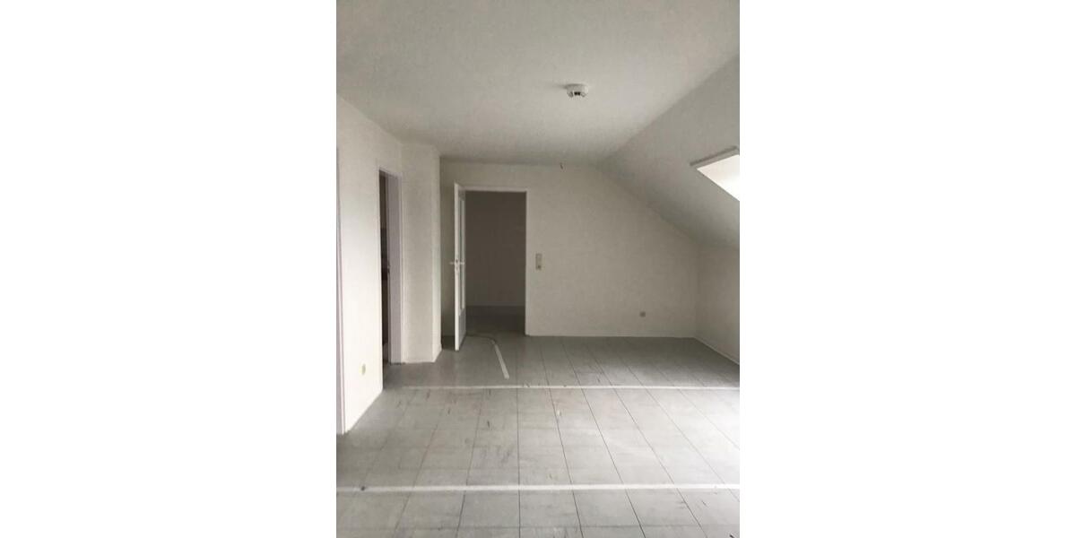 Dachgeschoßwohnung Kiel Russee - 3 Zimmer, 74 m&sup2;, 608&euro; | Angebot:23858132