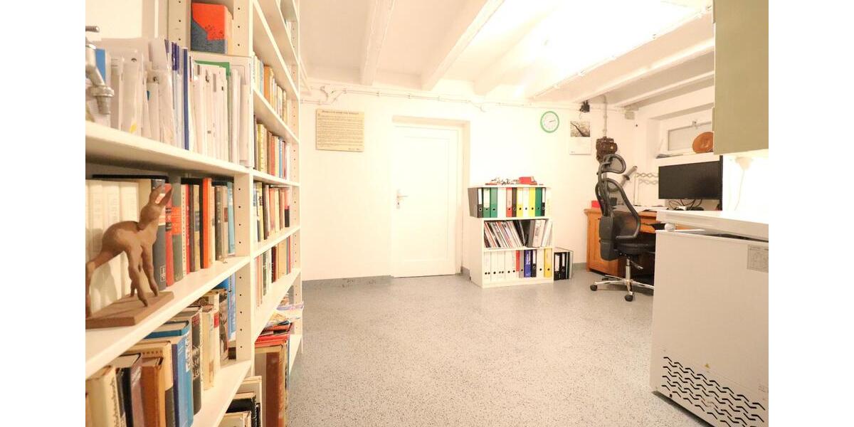 Einfamilienhaus Schwabach - 5 Zimmer, 220 m&sup2;, 2.700&euro; | Angebot:26232015