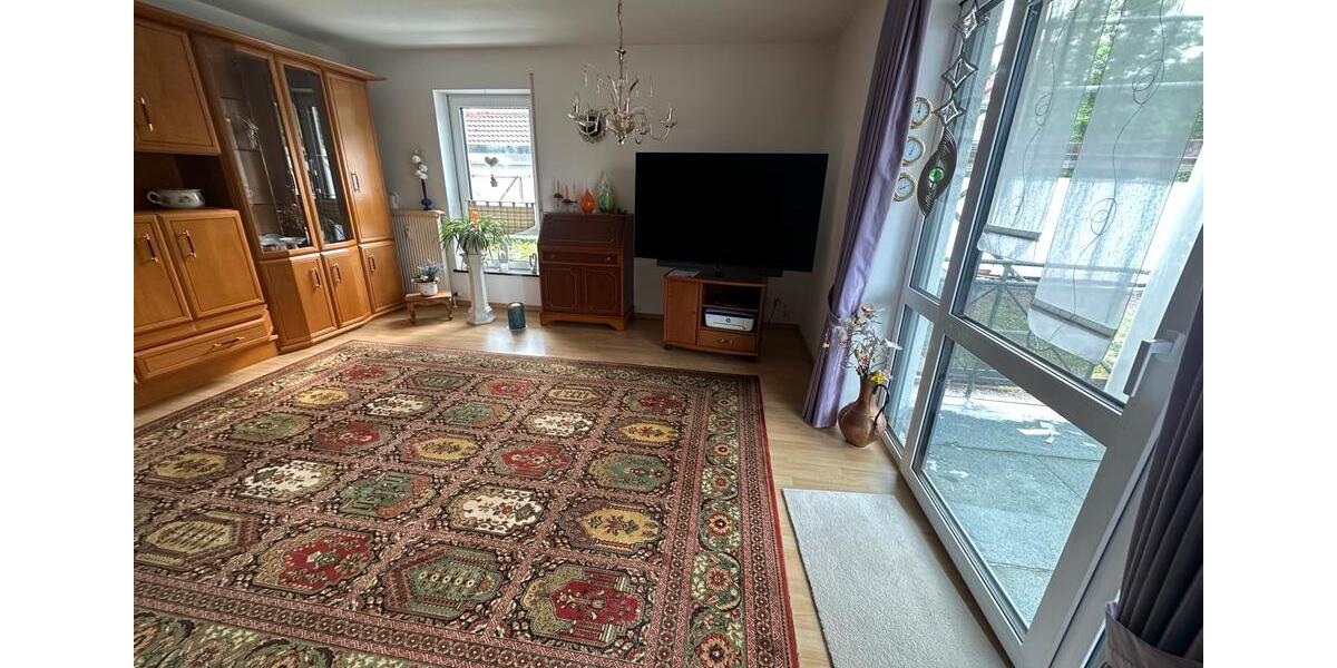Erdgeschoßwohnung Coburg - 3 Zimmer, 83 m&sup2;, 701&euro; | Angebot:26613639
