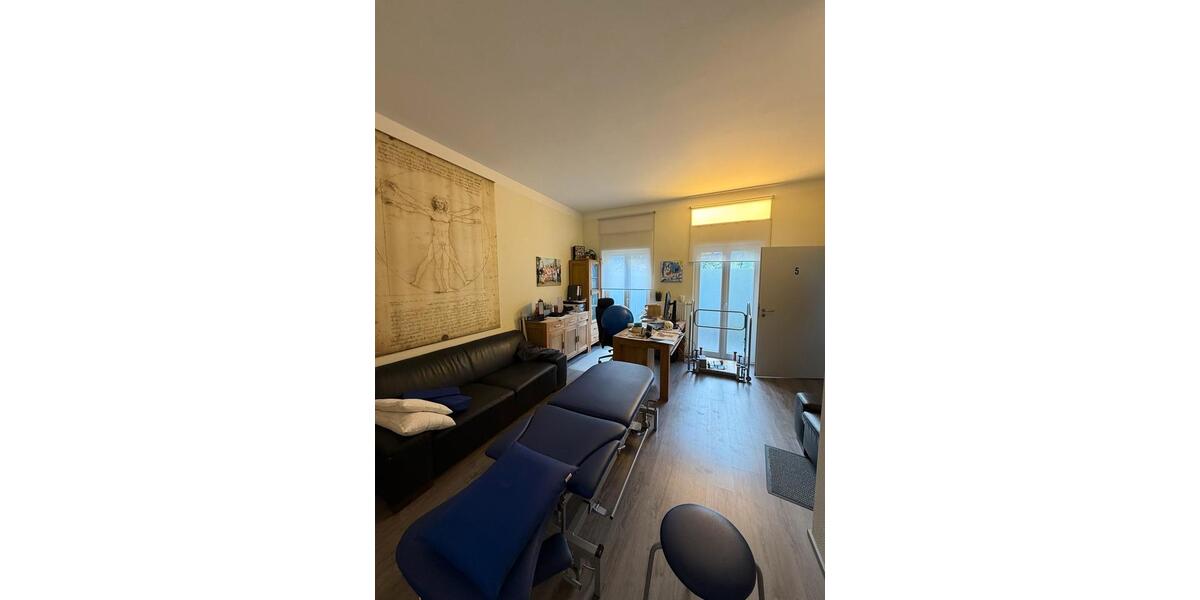 Miete repräsentative Gewerbefläche in denkmalgeschütztem Gebäude zimmer