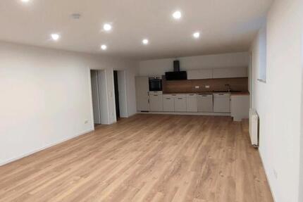 Wohnung Amberg - 2 Zimmer, 110 m&sup2;, 1.700&euro; | Angebot:26658346