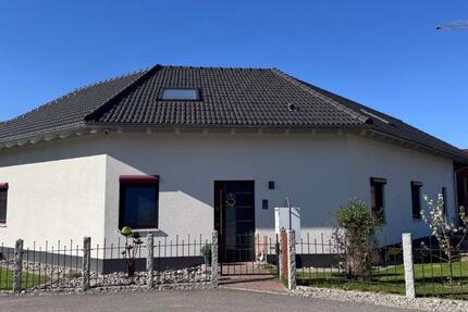 Haus Stetten - 4 Zimmer, 153 m&sup2;, 1.900&euro; | Angebot:24385423