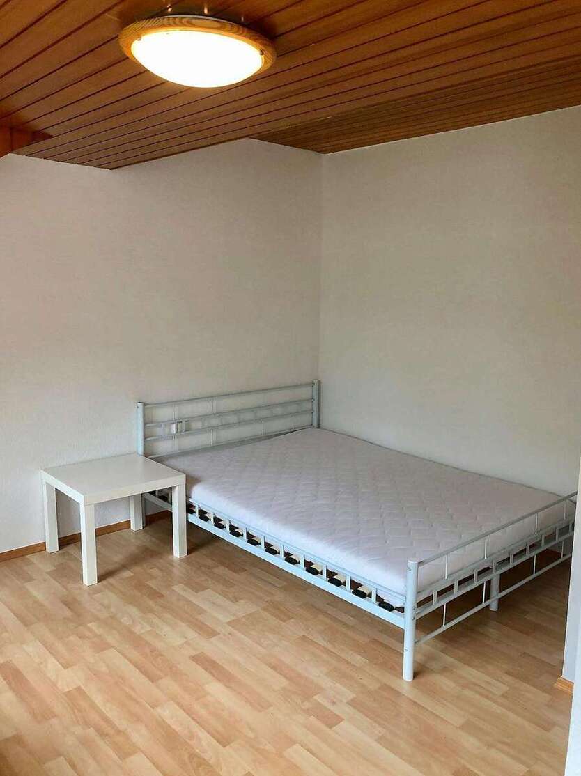 WG-Zimmer in Stuttgart 720 € 22 m² zimmer