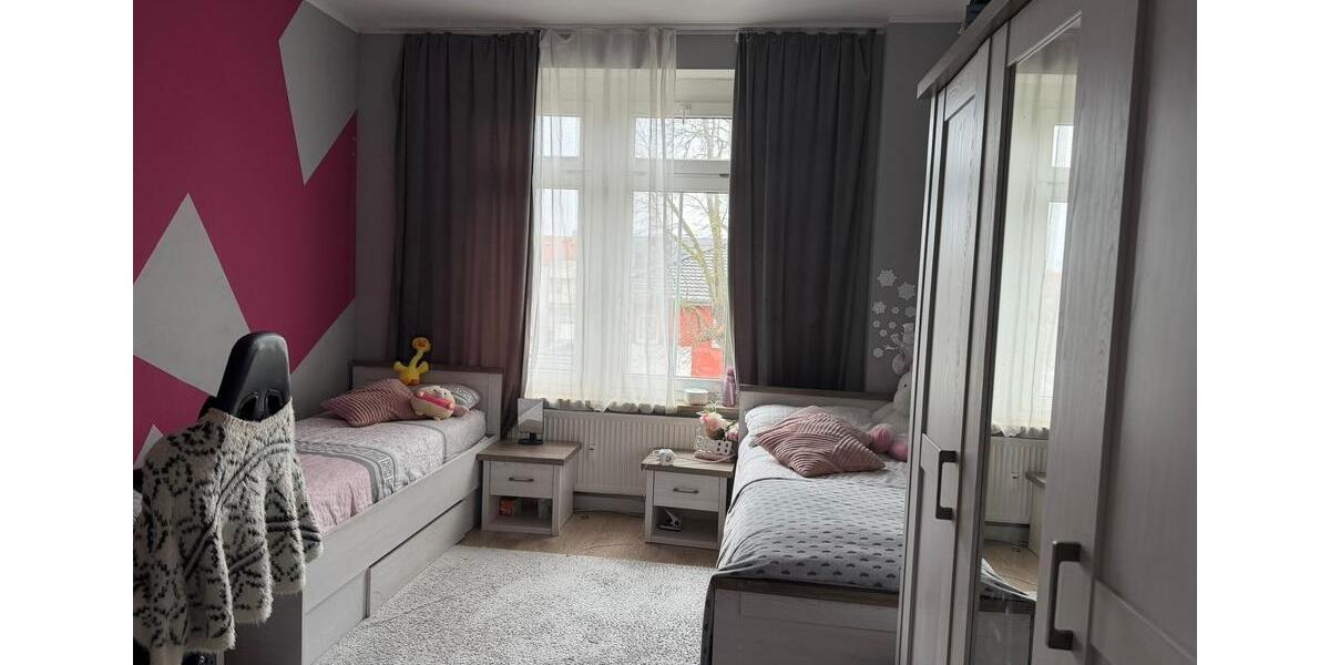 Etagenwohnung Riesa - 5 Zimmer, 120 m&sup2;, 840&euro; | Angebot:25851781