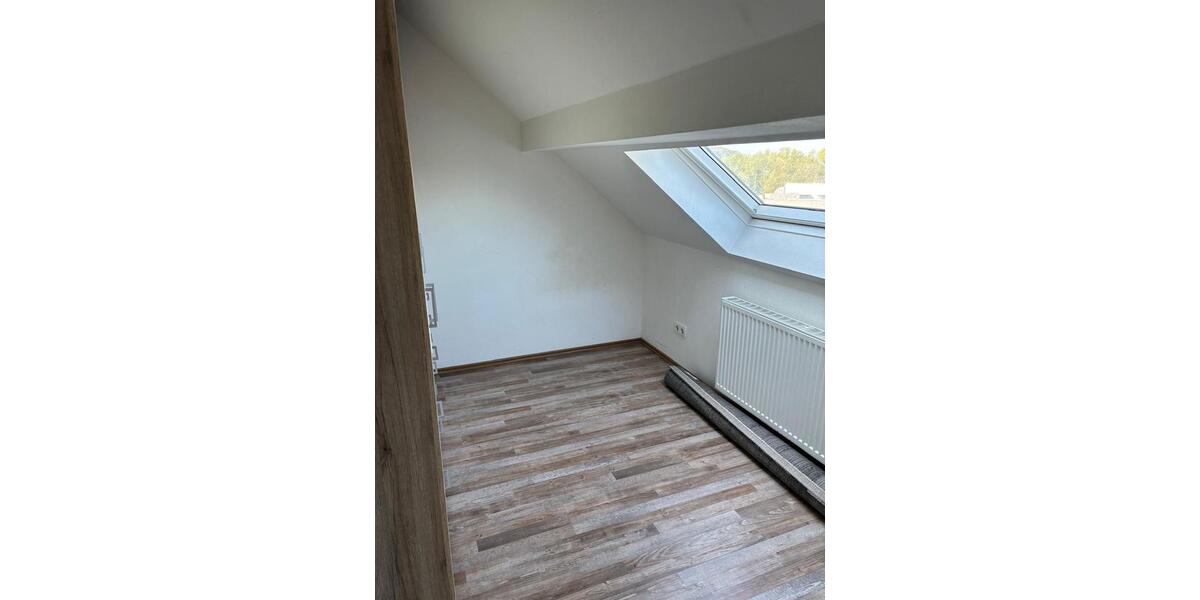 Dachgeschoßwohnung Neunkirchen - 3 Zimmer, 75 m&sup2;, 480&euro; | Angebot:26178323