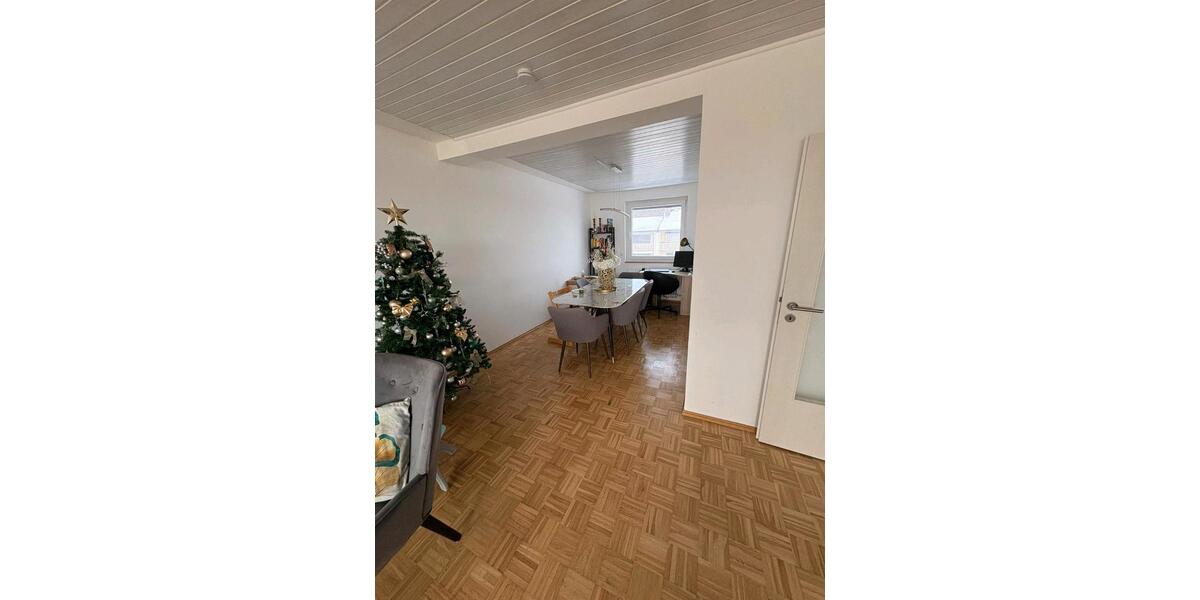 Dachgeschoßwohnung Braunschweig Wabe-Schunter-Beberbach - 4 Zimmer, 91 m&sup2;, 1.140&euro; | Angebot:25766344