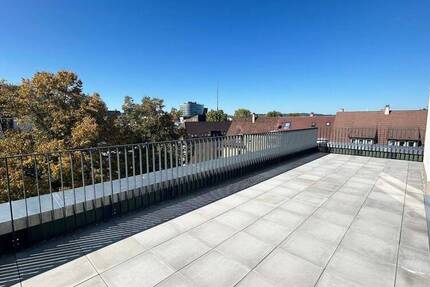 Exklusives Wohnen im 4. Obergeschoss: Traumhafte 3-Zimmer-Neubau-Wohnung mit Dachterrasse 3 zimmer