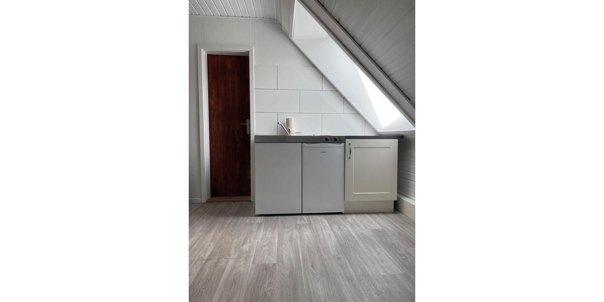 Dachgeschoßwohnung Winsen (Aller) - 1.5 Zimmer, 28 m&sup2;, 300&euro; | Angebot:26443689