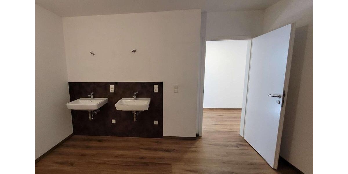 Erdgeschoßwohnung Gotha - 4 Zimmer, 140 m&sup2;, 950&euro; | Angebot:25221306