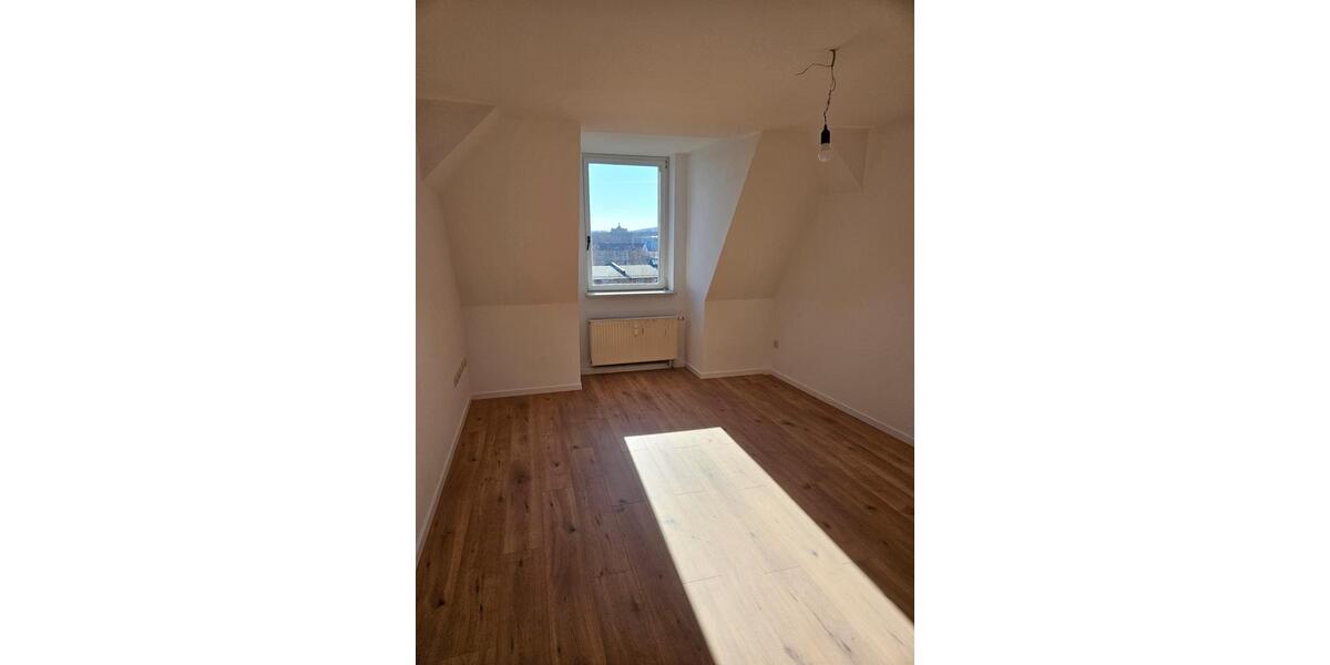Dachgeschoßwohnung Görlitz - 1 Zimmer, 64 m&sup2;, 480&euro; | Angebot:25808030