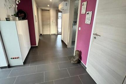 Klima-EinbauKüche-Balkon-Stellplatz-TOP-Fernblick 3 zimmer