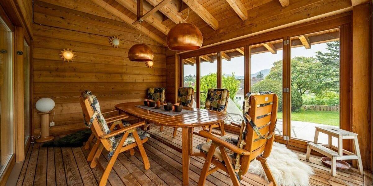 Einfamilienhaus in privilegierter Lage mit weitläufigem Garten und herrlichem Panorama 4 zimmer