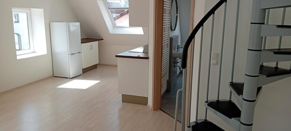 Dachgeschoßwohnung Monheim - 1.5 Zimmer, 51 m&sup2;, 520&euro; | Angebot:26648172