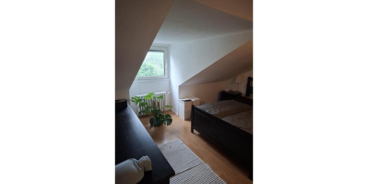 Dachgeschoßwohnung Essen Stadtbezirk III - 2 Zimmer, 43 m&sup2;, 470&euro; | Angebot:26656171